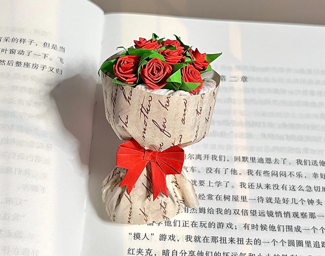 玫瑰花束折紙教程，廣西花藝培訓(xùn)學(xué)校推薦