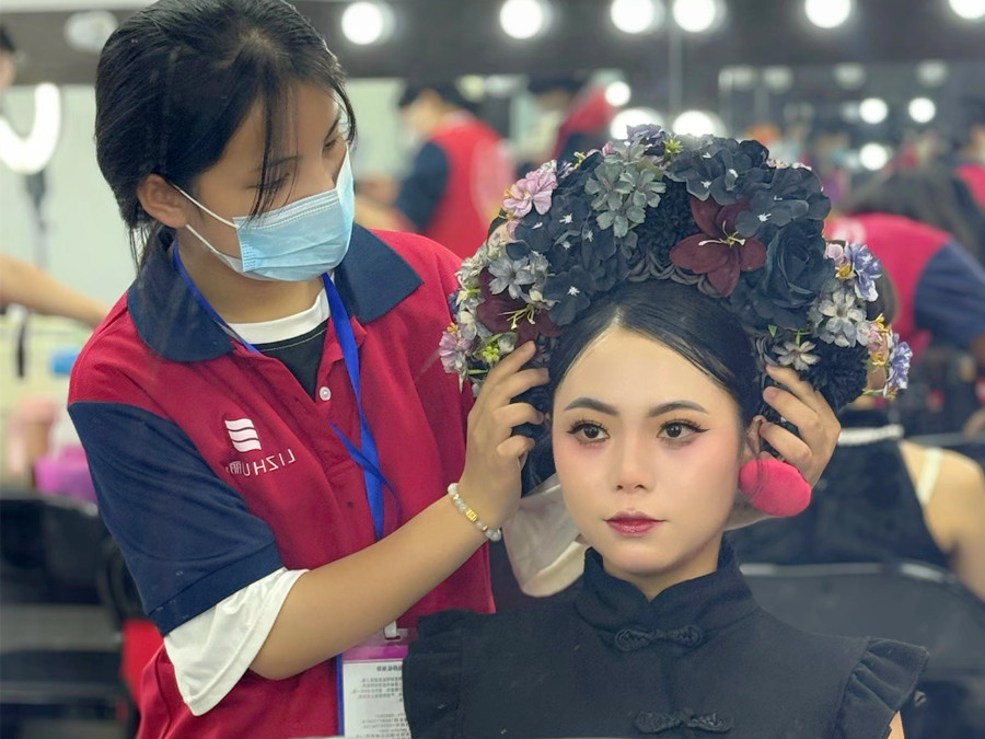 彩妝零基礎(chǔ)學(xué)員作品：國(guó)風(fēng)簪花造型