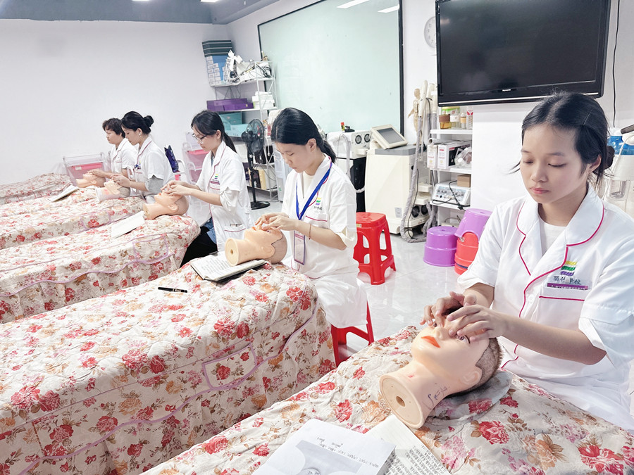 南寧培訓(xùn)美容師課程，從認(rèn)識(shí)面部開始