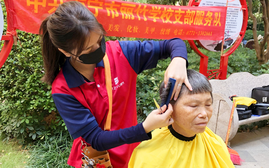 頭發(fā)的軟硬和什么有關(guān)？從零開始學(xué)美發(fā)廣西