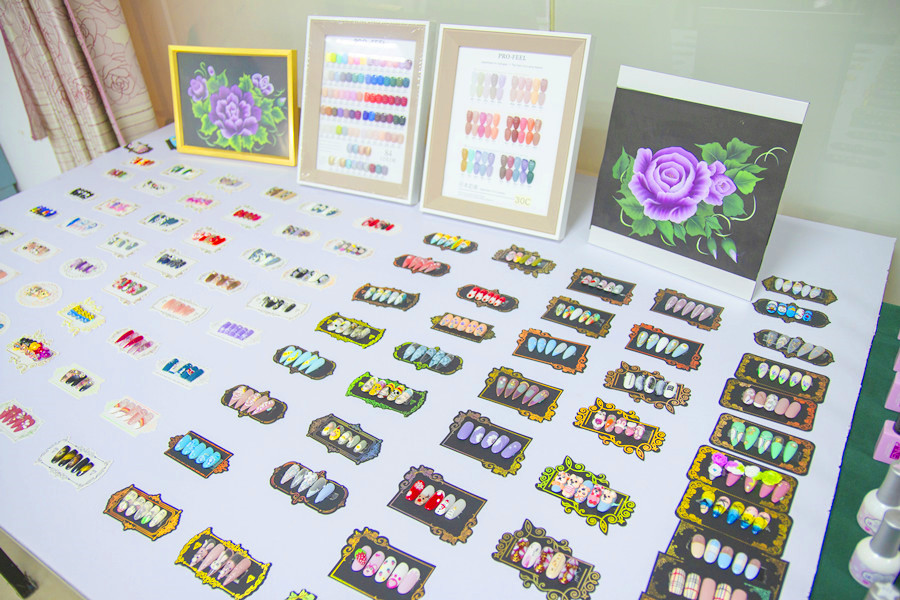 南寧美甲培訓(xùn)學(xué)校舉行畢業(yè)考試