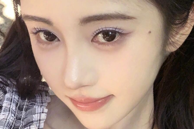 溫柔香芋紫眼妝，學(xué)女明星同款?yuàn)y容