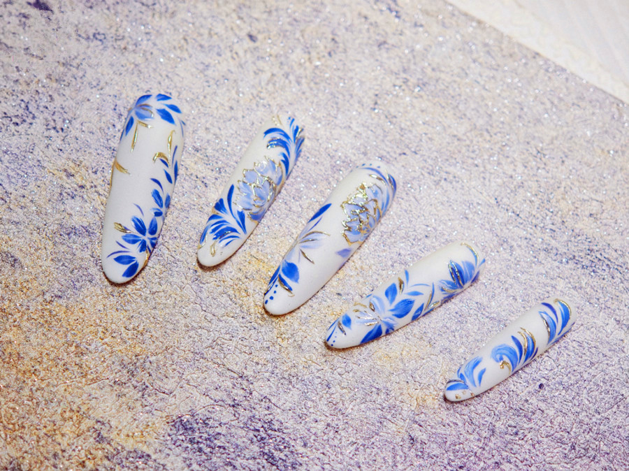 青花瓷美甲，美甲款式小紅書(shū)