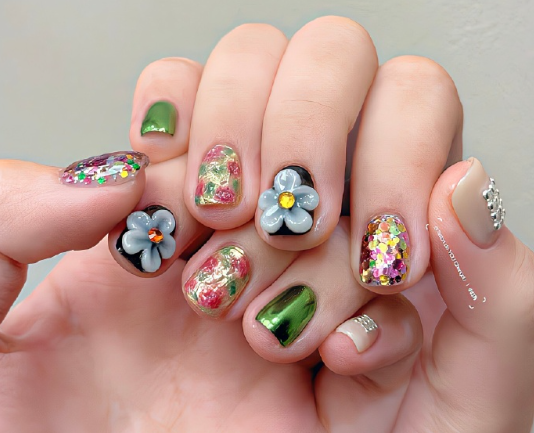 氛圍感美甲，廣西美甲藝術(shù)學校收集整理