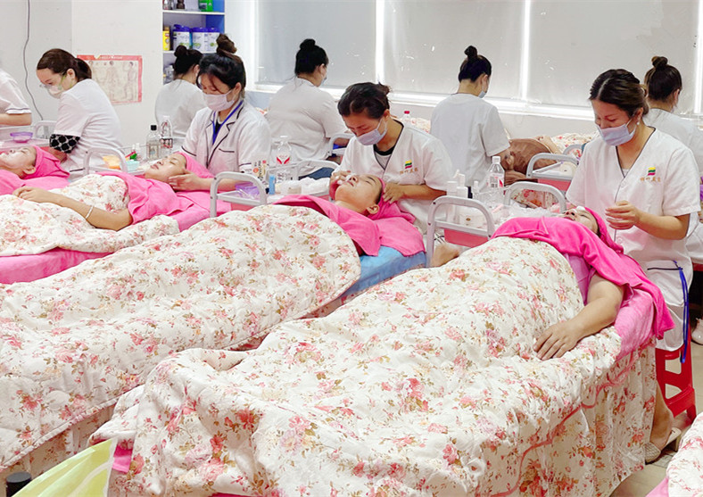 南寧皮膚管理美容：如何使用面霜護(hù)膚？