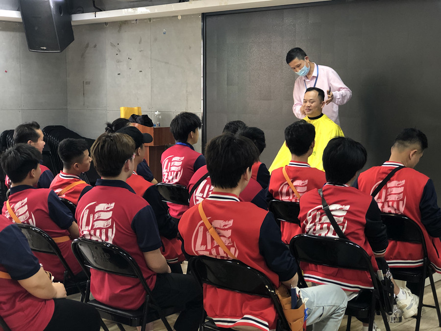 南寧學(xué)快剪：理發(fā)培訓(xùn)都要學(xué)哪些內(nèi)容？