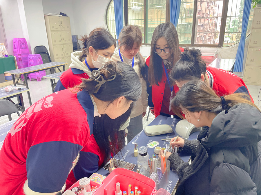 春日清新美甲，廣西美甲進(jìn)修提升作品解析