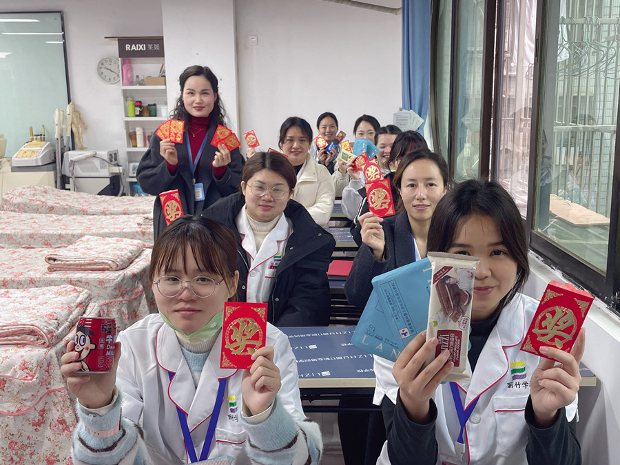 美容班的開學(xué)儀式感，南寧美容培訓(xùn)校園活動(dòng)