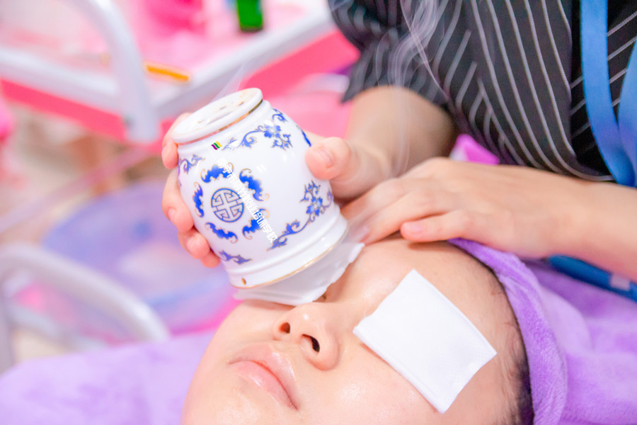 日常眼部護(hù)理貼士，南寧美容皮膚護(hù)膚學(xué)校收集