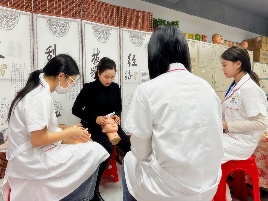 美容新手要掌握哪些知識(shí)？南寧美容面部護(hù)膚培訓(xùn)