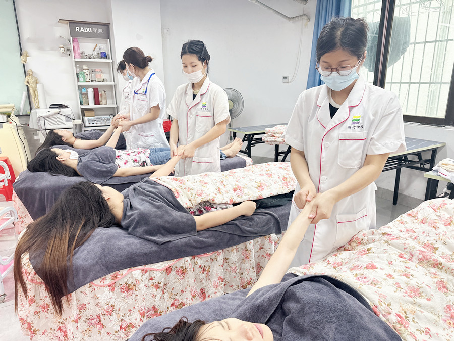 手臂按摩的好處，廣西美容美體教學