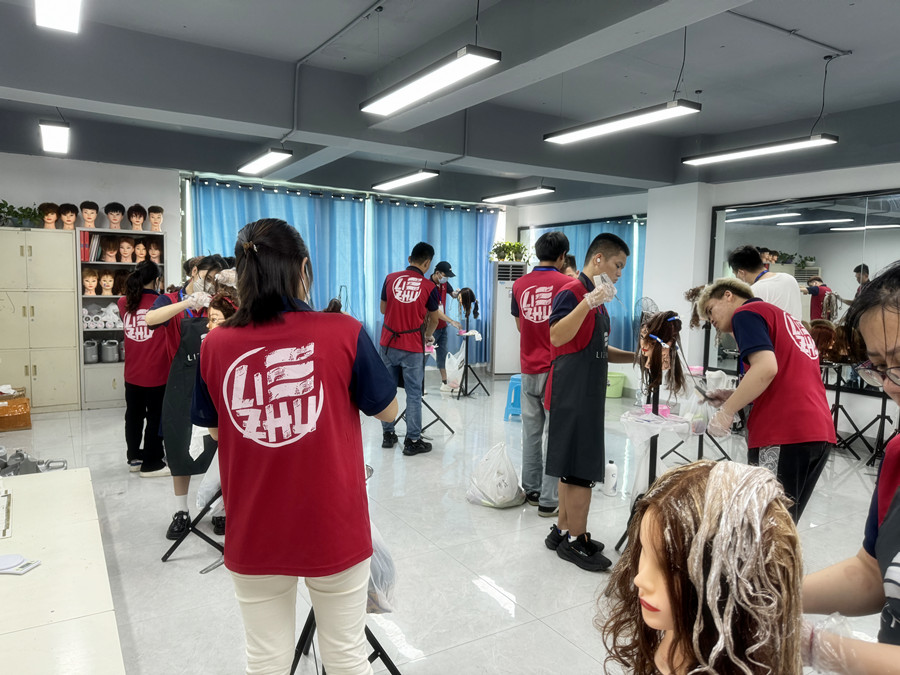 留幾手染發(fā)技術(shù)，廣西燙染訓(xùn)練