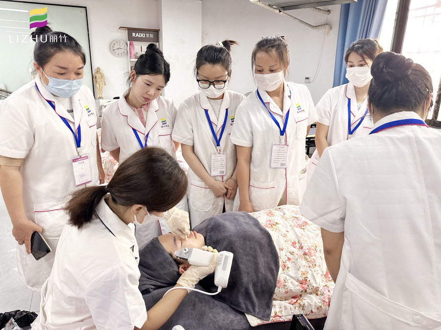 南寧護膚美容：輕療膚是什么？