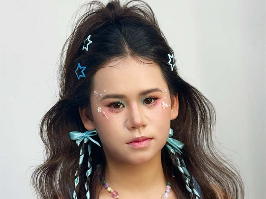 多巴胺應(yīng)援妝，廣西彩妝藝術(shù)造型學(xué)校講解