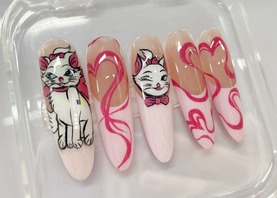 手繪瑪麗貓美甲，廣西美甲實(shí)操作品