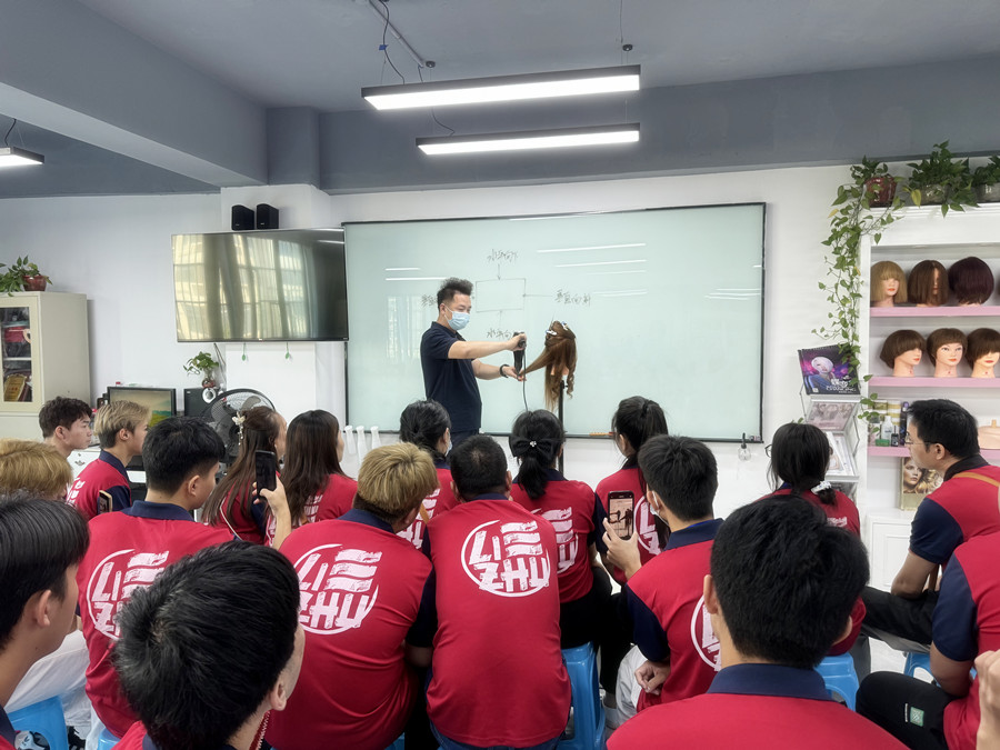 如何正確吹發(fā)護發(fā)，南寧美發(fā)養(yǎng)發(fā)技巧