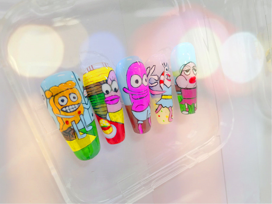 卡通水彩手繪美甲，廣西美甲進(jìn)修提升學(xué)員作品