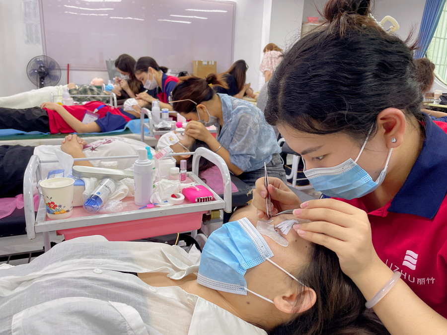 美睫師必需具備的基本功，學(xué)美睫0基礎(chǔ)