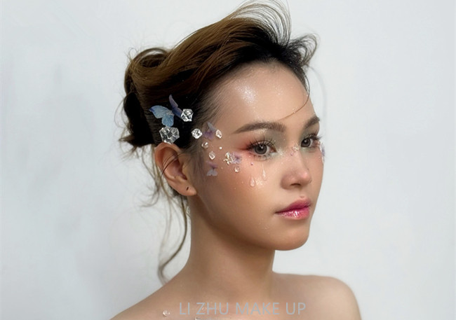 碎鉆氛圍感造型，廣西化妝進(jìn)修深造