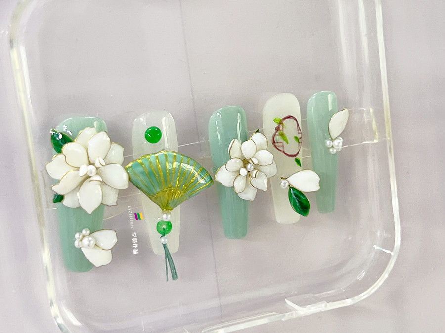 薄荷綠飾品國風(fēng)美甲，南寧美甲學(xué)徒必學(xué)款