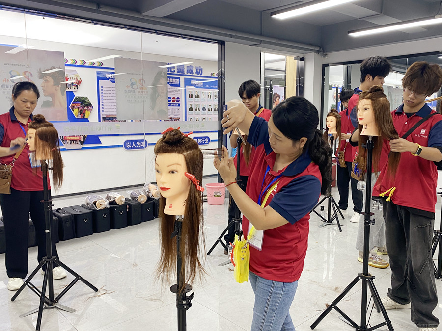 想在廣西學女士剪發(fā)，廣西美發(fā)怎么招生