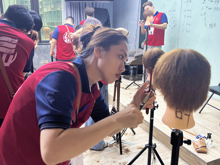 美發(fā)新手核心技術(shù)點(diǎn)，廣西剪發(fā)造型學(xué)校分享