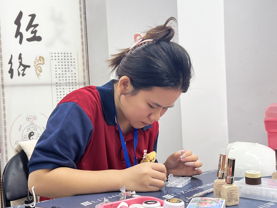 冰粉蝴蝶美甲，南寧美甲技能大賽作品解析