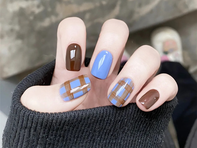 清新藍(lán)格紋美甲，南寧美甲訓(xùn)練