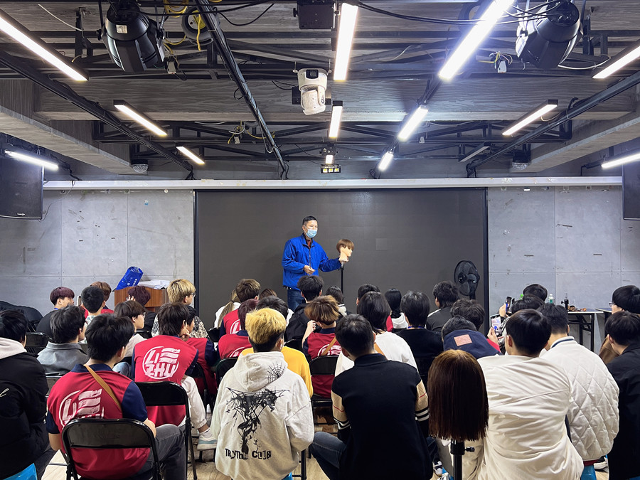 男士發(fā)型手法示范課堂，南寧剪發(fā)學習