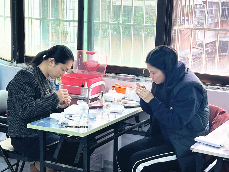 南寧美甲課堂：從零開始學美甲