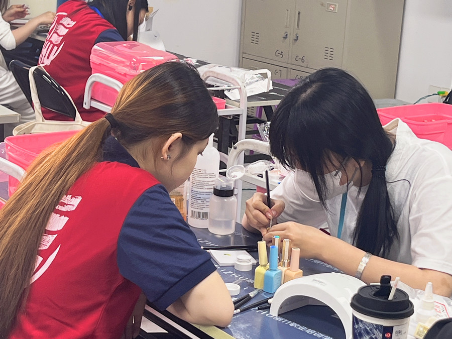 南寧美甲學(xué)習(xí)：零基礎(chǔ)學(xué)美甲無從下手？